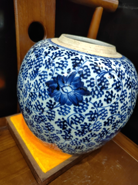 古玩陶瓷清雍正纏枝蓮花卉紋青花罐拍賣，當前價格4288元