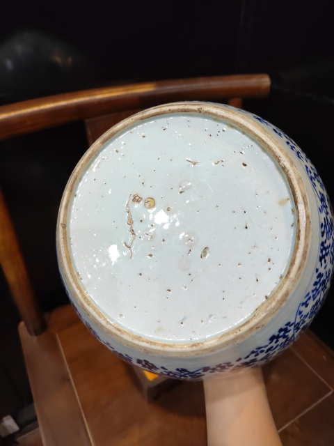 古玩陶瓷清雍正纏枝蓮花卉紋青花罐拍賣，當前價格4288元