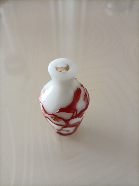 古玩陶瓷套紅料器鼻煙壺拍賣,當(dāng)前價(jià)格2999元