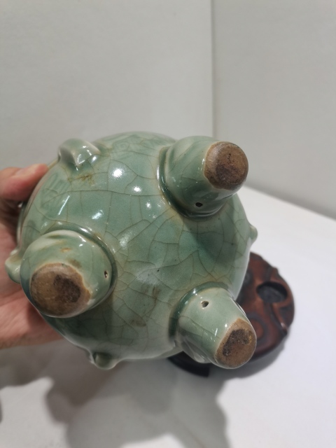 古玩陶瓷清代龍泉窯青瓷饕餮紋香爐拍賣，當前價格28888元