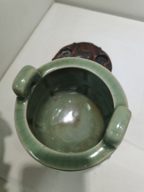 古玩陶瓷清代龍泉窯青瓷饕餮紋香爐拍賣，當前價格28888元