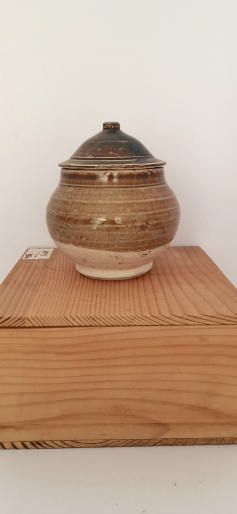 古玩陶瓷褐釉蓋罐拍賣,當前價格1500元