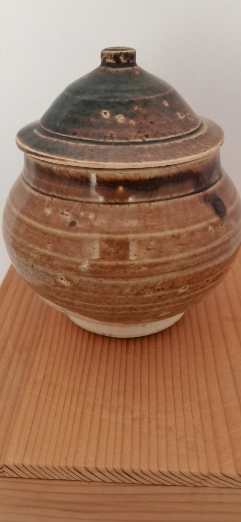 古玩陶瓷褐釉蓋罐拍賣,當前價格1500元