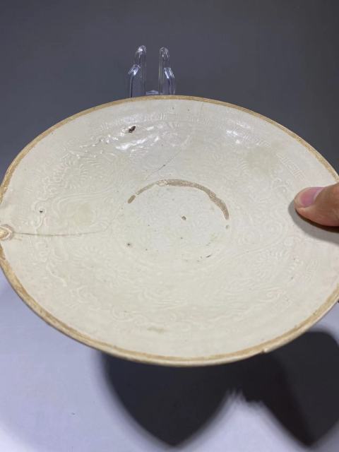 古玩陶瓷定窯模印鳳凰菊花回字紋淺碗拍賣，當(dāng)前價格4000元