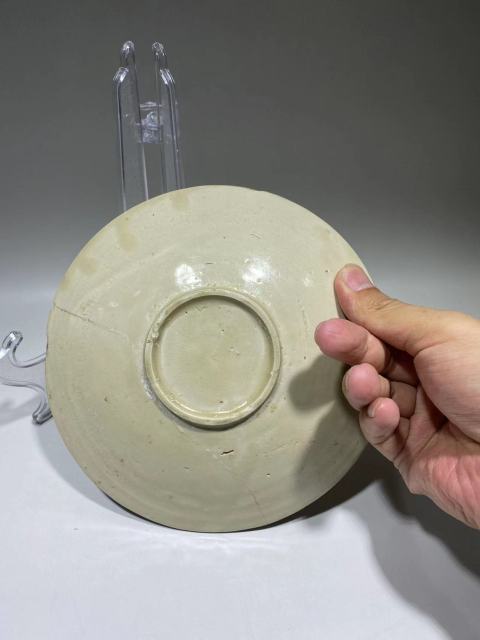 古玩陶瓷定窯模印鳳凰菊花回字紋淺碗拍賣，當(dāng)前價格4000元