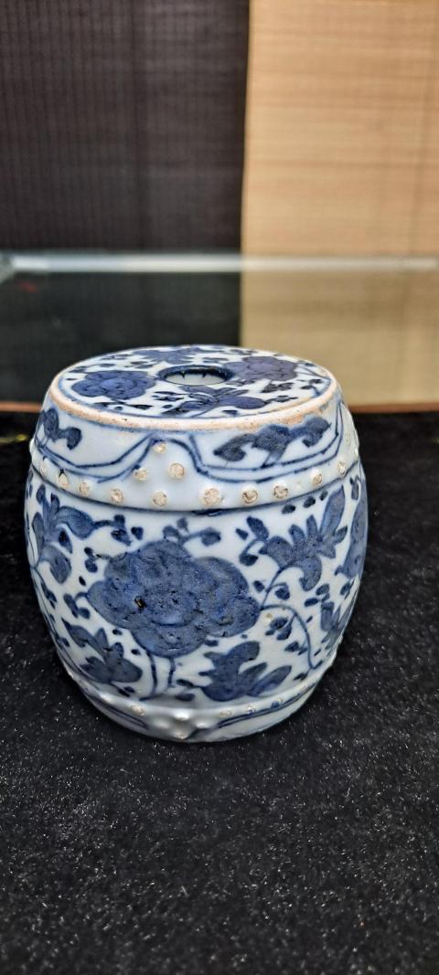 古玩陶瓷乾隆纏枝花卉紋青花香墩拍賣,當前價格4500元