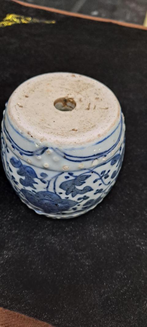 古玩陶瓷乾隆纏枝花卉紋青花香墩拍賣,當前價格4500元