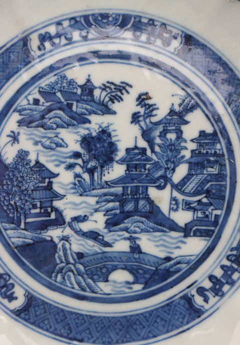 古玩陶瓷2154】清乾隆??青花山水樓閣紋花口盤拍賣，當前價格1580元