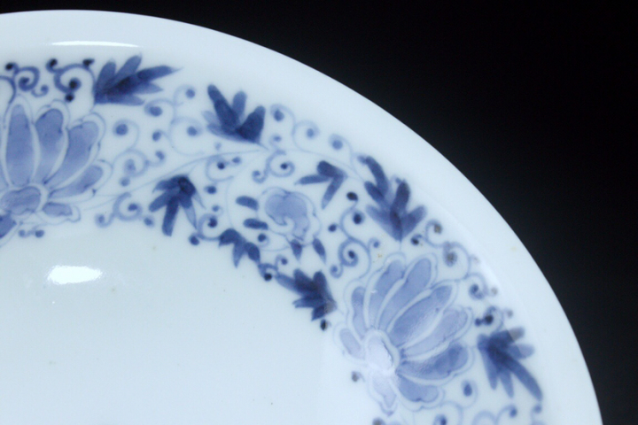 古玩陶瓷清中·豆青釉內青花纏枝蓮紋茶碗拍賣，當前價格2999元