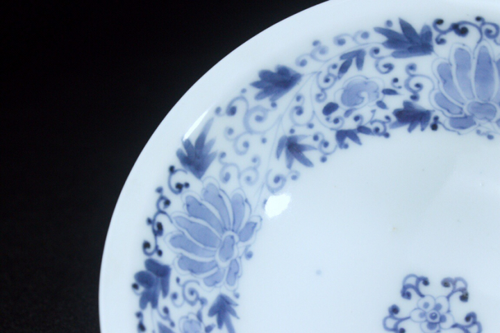 古玩陶瓷清中·豆青釉內青花纏枝蓮紋茶碗拍賣，當前價格2999元