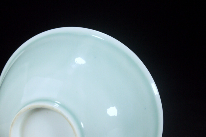 古玩陶瓷清中·豆青釉內青花纏枝蓮紋茶碗拍賣，當前價格2999元