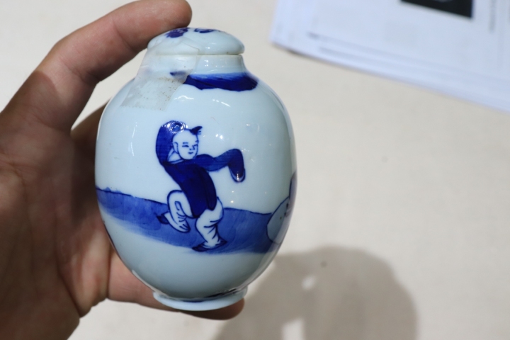 古玩陶瓷清早人物紋青花蓮子罐拍賣，當前價格9800元