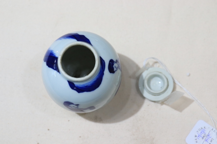 古玩陶瓷清早人物紋青花蓮子罐拍賣，當前價格9800元