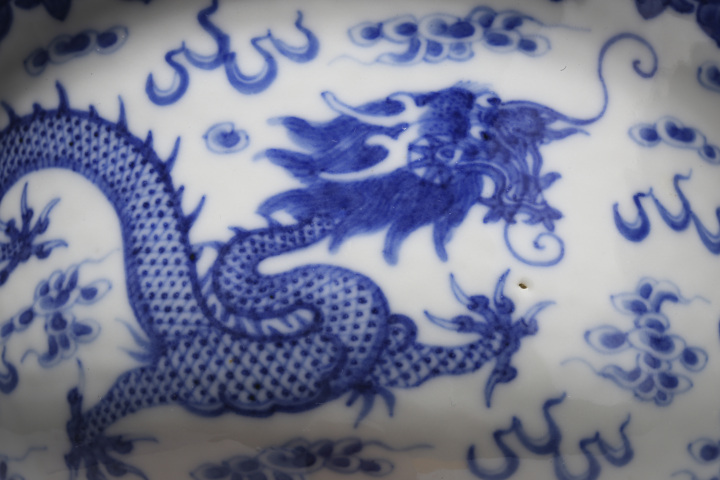 古玩陶瓷晚清民國·青花雙龍戲珠紋花盆連托（道光官窯款）拍賣，當前價格22000元