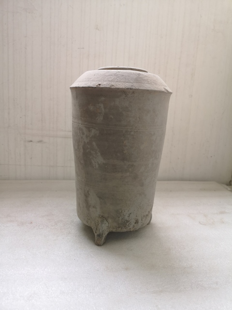 古玩陶瓷灰陶三獸足陶倉拍賣,當(dāng)前價格750元