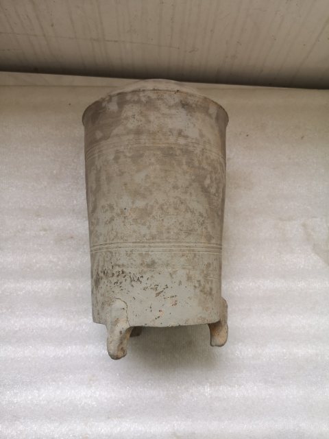 古玩陶瓷灰陶三獸足陶倉拍賣,當(dāng)前價格750元