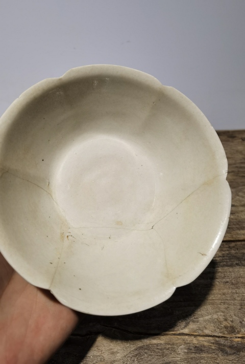 古玩陶瓷宋代定窯花口碗拍賣,當前價格2800元