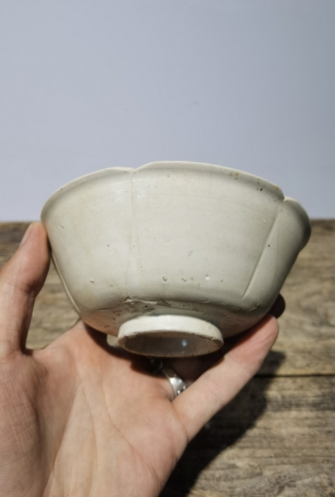 古玩陶瓷宋代定窯花口碗拍賣,當前價格2800元