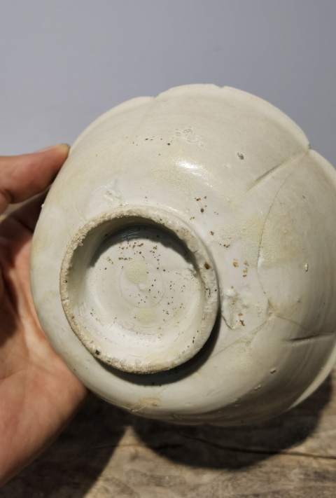 古玩陶瓷宋代定窯花口碗拍賣,當前價格2800元