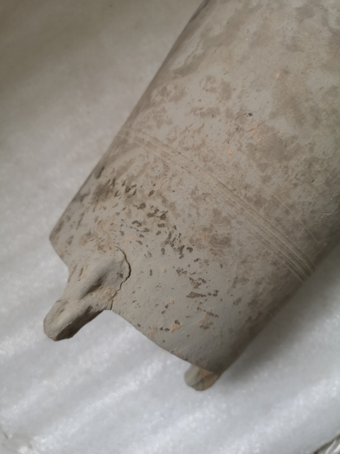 古玩陶瓷灰陶三獸足陶倉拍賣,當(dāng)前價格750元