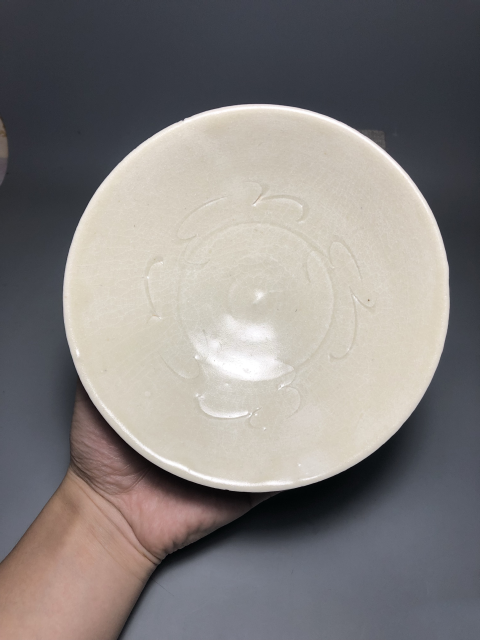 古玩陶瓷【精品】宋代景德鎮窯米黃釉刻花盤【估價萬元以上】拍賣，當前價格3999元