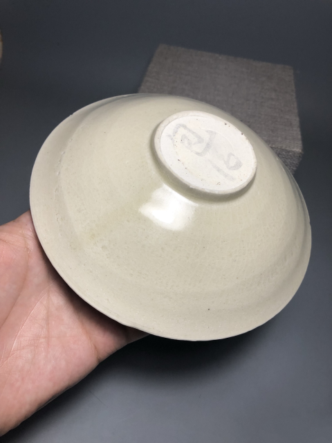 古玩陶瓷【精品】宋代景德鎮窯米黃釉刻花盤【估價萬元以上】拍賣，當前價格3999元