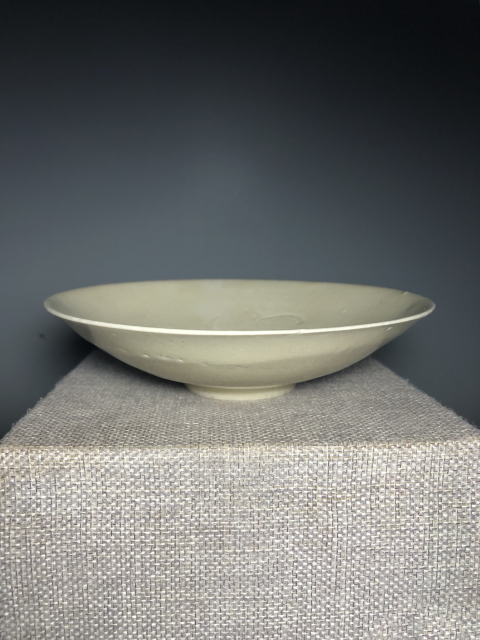 古玩陶瓷【精品】宋代景德鎮窯米黃釉刻花盤【估價萬元以上】拍賣，當前價格3999元