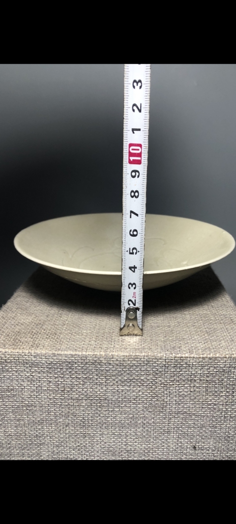 古玩陶瓷【精品】宋代景德鎮窯米黃釉刻花盤【估價萬元以上】拍賣，當前價格3999元