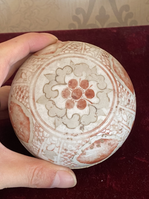 古玩陶瓷明晚. 紅綠彩花卉紋蓋盒拍賣，當前價格2680元
