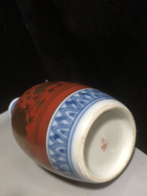 古玩陶瓷清晚期青花釩紅描金瓶拍賣,當前價格1000元