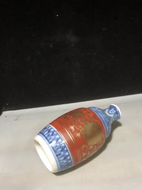 古玩陶瓷清晚期青花釩紅描金瓶拍賣,當前價格1000元