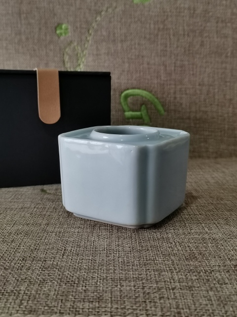 古玩陶瓷【精品文房】晚清民國天青釉文房水呈拍賣，當前價格3999元