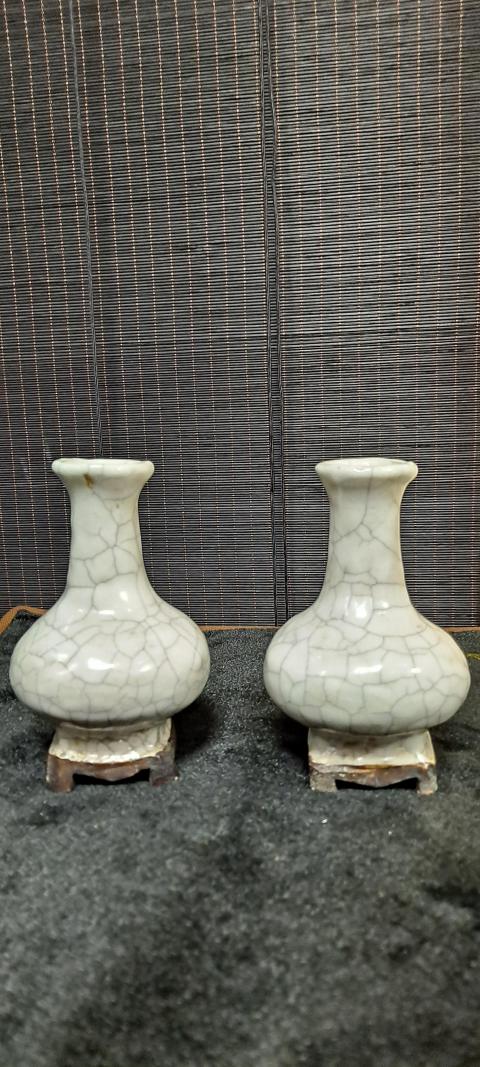 古玩陶瓷哥釉連坐香瓶拍賣，當前價格2200元