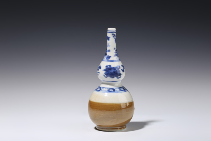 古玩陶瓷清康熙·紫金釉青花博古紋葫蘆瓶(康熙大名品)拍賣,當前價格6500元