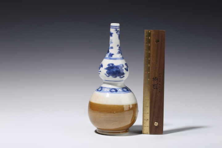 古玩陶瓷清康熙·紫金釉青花博古紋葫蘆瓶(康熙大名品)拍賣,當前價格6500元