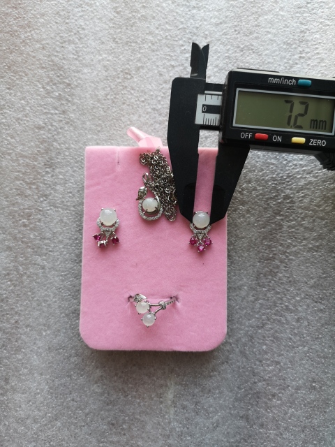 古玩玉器翡翠首飾拍賣，當前價格550元