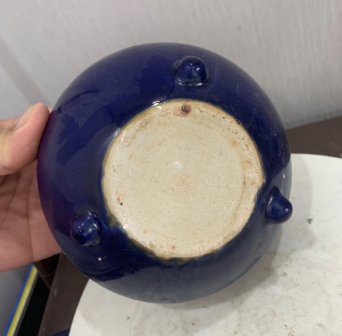 古玩陶瓷清中期霽藍釉三乳足缽式香爐拍賣，當(dāng)前價格3888元