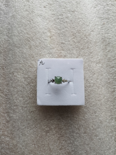 古玩玉器翡翠戒指拍賣,當前價格150元
