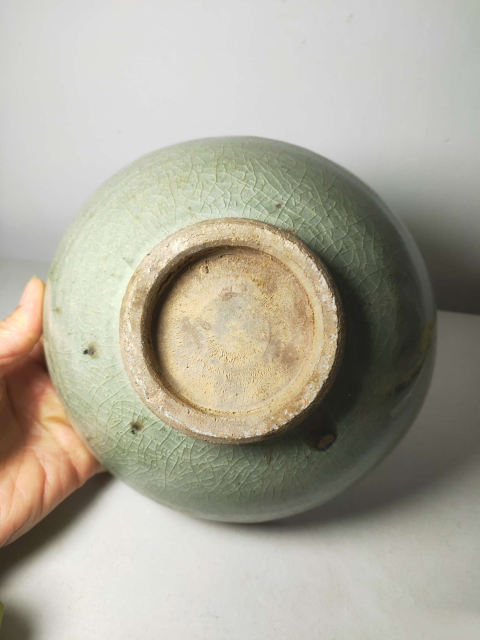 古玩陶瓷【收藏重器】明代龍泉青瓷印人物紋碗【估價十萬元以上】拍賣，當前價格65000元