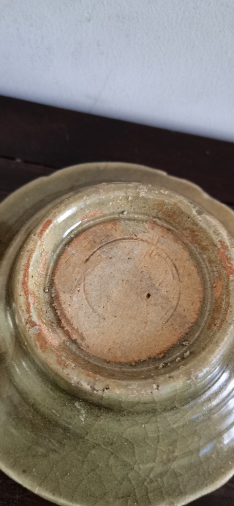 古玩陶瓷龍泉窯青釉刻花盤拍賣,當前價格3500元
