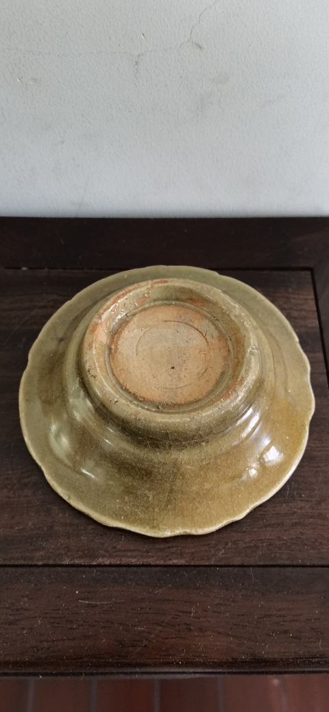 古玩陶瓷龍泉窯青釉刻花盤拍賣,當前價格3500元