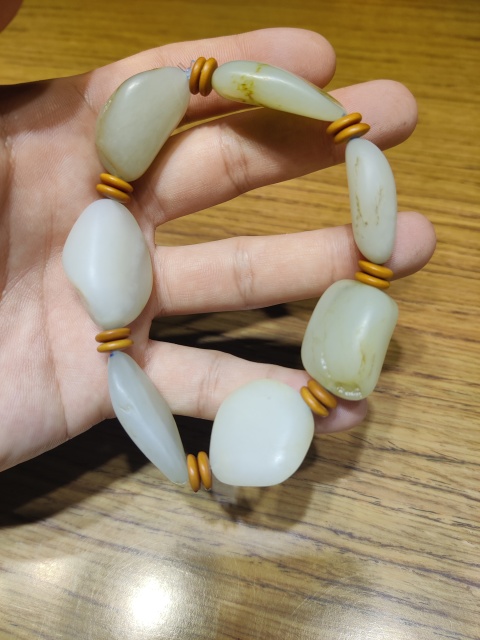 古玩玉器新疆和田籽料手鏈拍賣，當前價格8000元