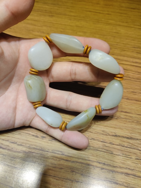 古玩玉器新疆和田籽料手鏈拍賣，當前價格8000元