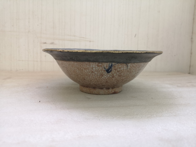 古玩陶瓷哥釉青花花卉紋碗拍賣,當前價格450元