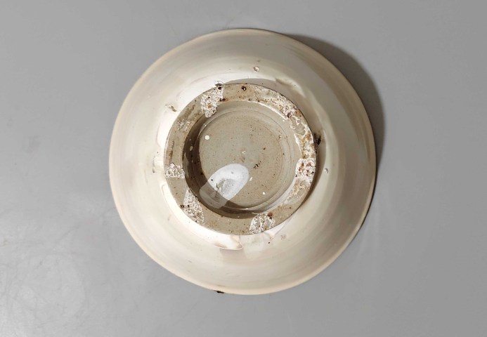 古玩陶瓷白凈的明代磁州窯白釉碗拍賣,當前價格999元