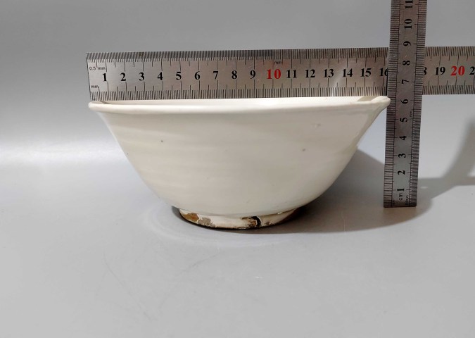 古玩陶瓷白凈的明代磁州窯白釉碗拍賣,當前價格999元