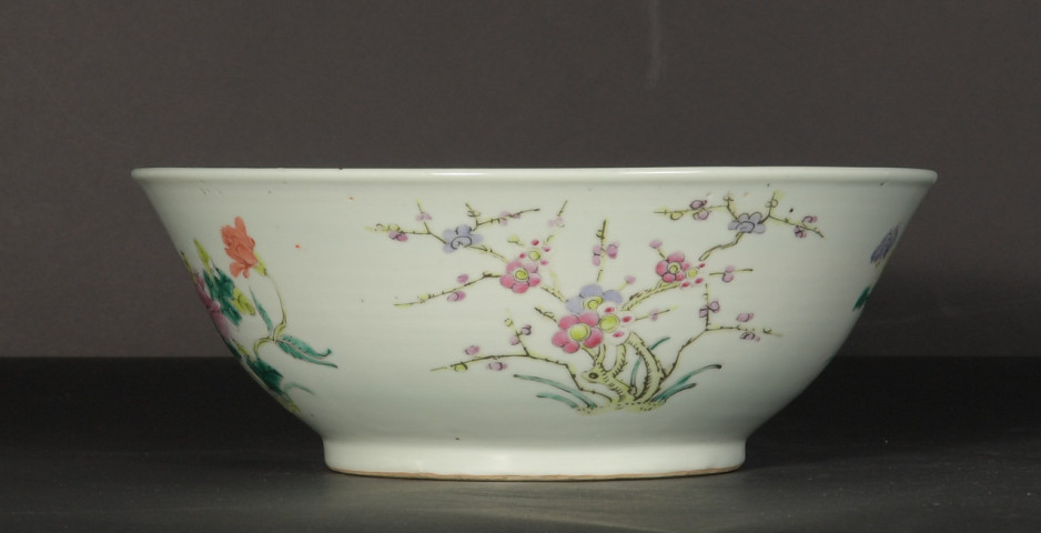 古玩陶瓷四季花卉紋粉彩碗拍賣,當(dāng)前價格4600元