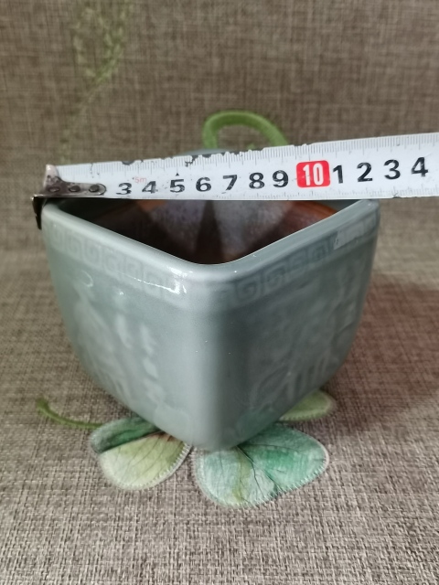 古玩陶瓷【四方豆青香爐】民國豆青釉印花四方爐拍賣,當前價格466元
