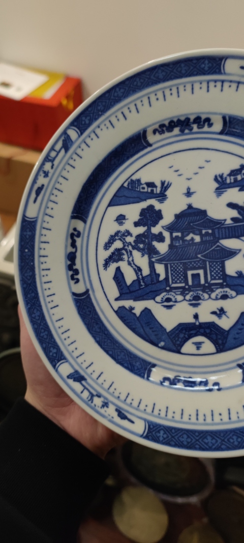 古玩陶瓷樓臺亭閣山水紋青花盤拍賣,當前價格199元