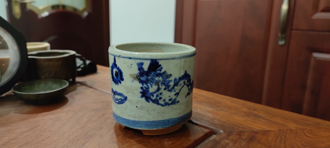 古玩陶瓷清末青花三足筒式香爐拍賣，當前價格299元